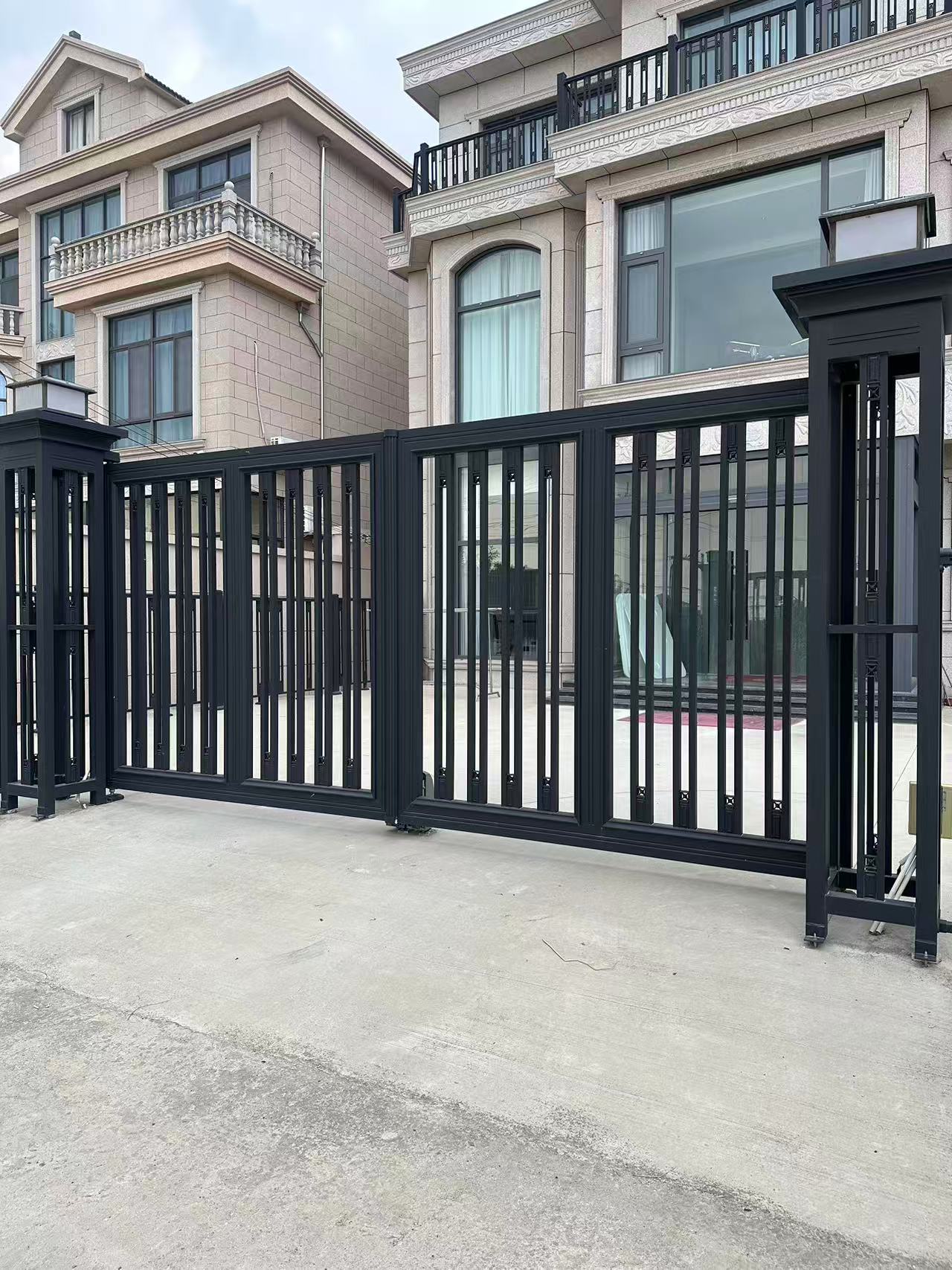 Aluminum Courtyard Gate – Double Swing or Sliding Electric Villa Entrance Gate for Garden & Private Homes