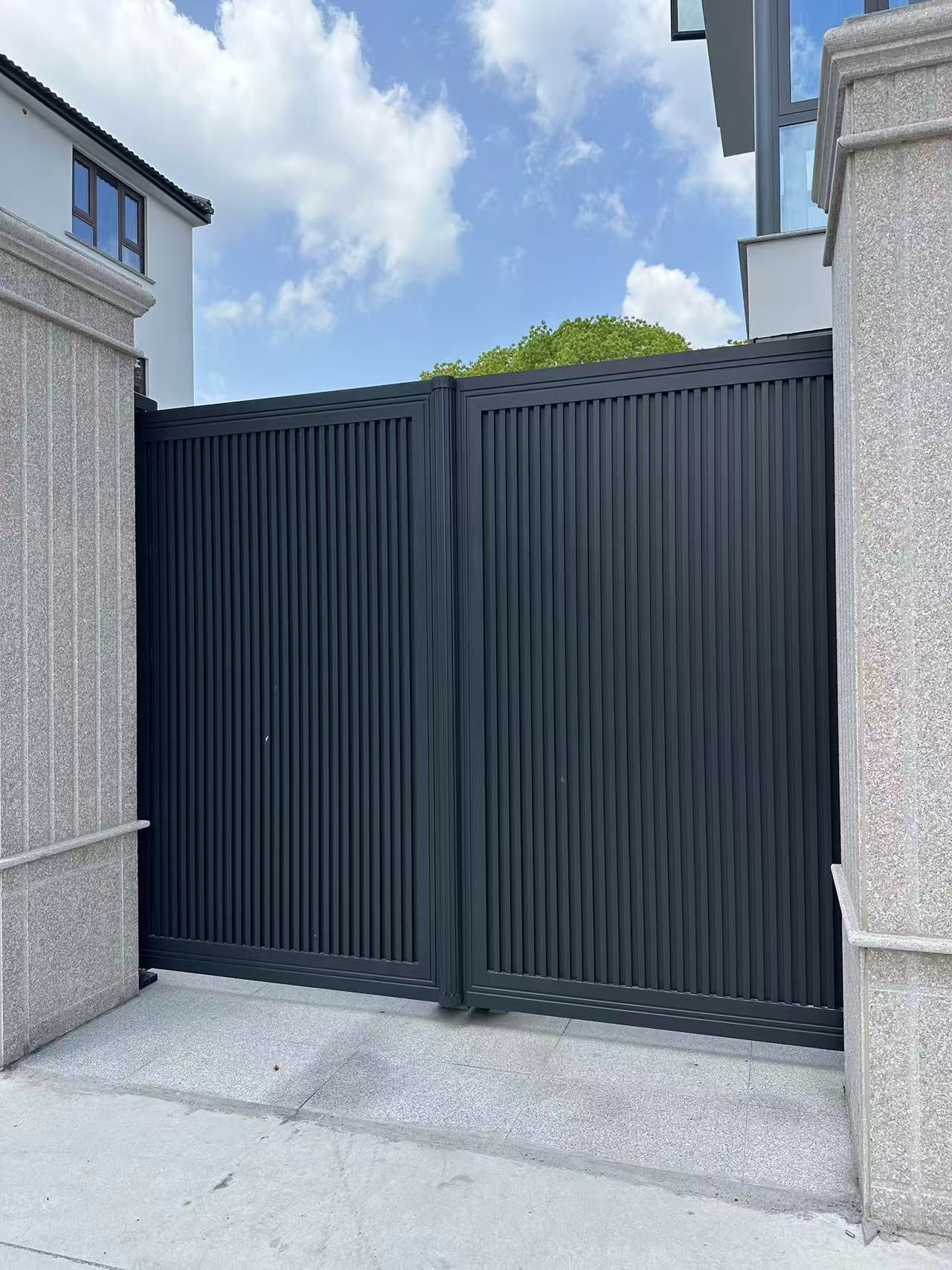 Aluminum Courtyard Gate – Double Swing or Sliding Electric Villa Entrance Gate for Garden & Private Homes